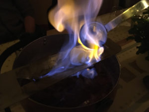 Feuerzangenbowle-Rezept: So werden die Gäste begeistert So werden die Gäste begeistert